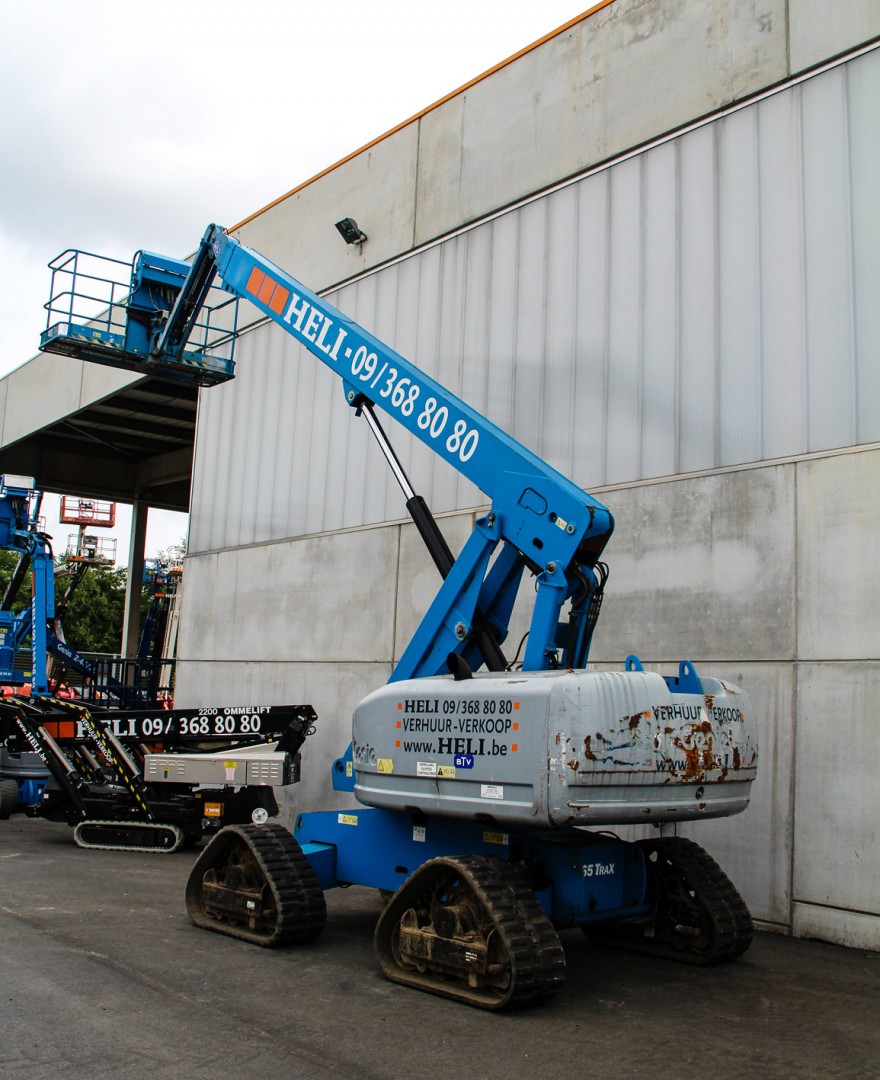 Genie S65 TraX
