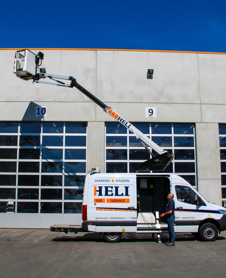 Versalift VTL-140-F