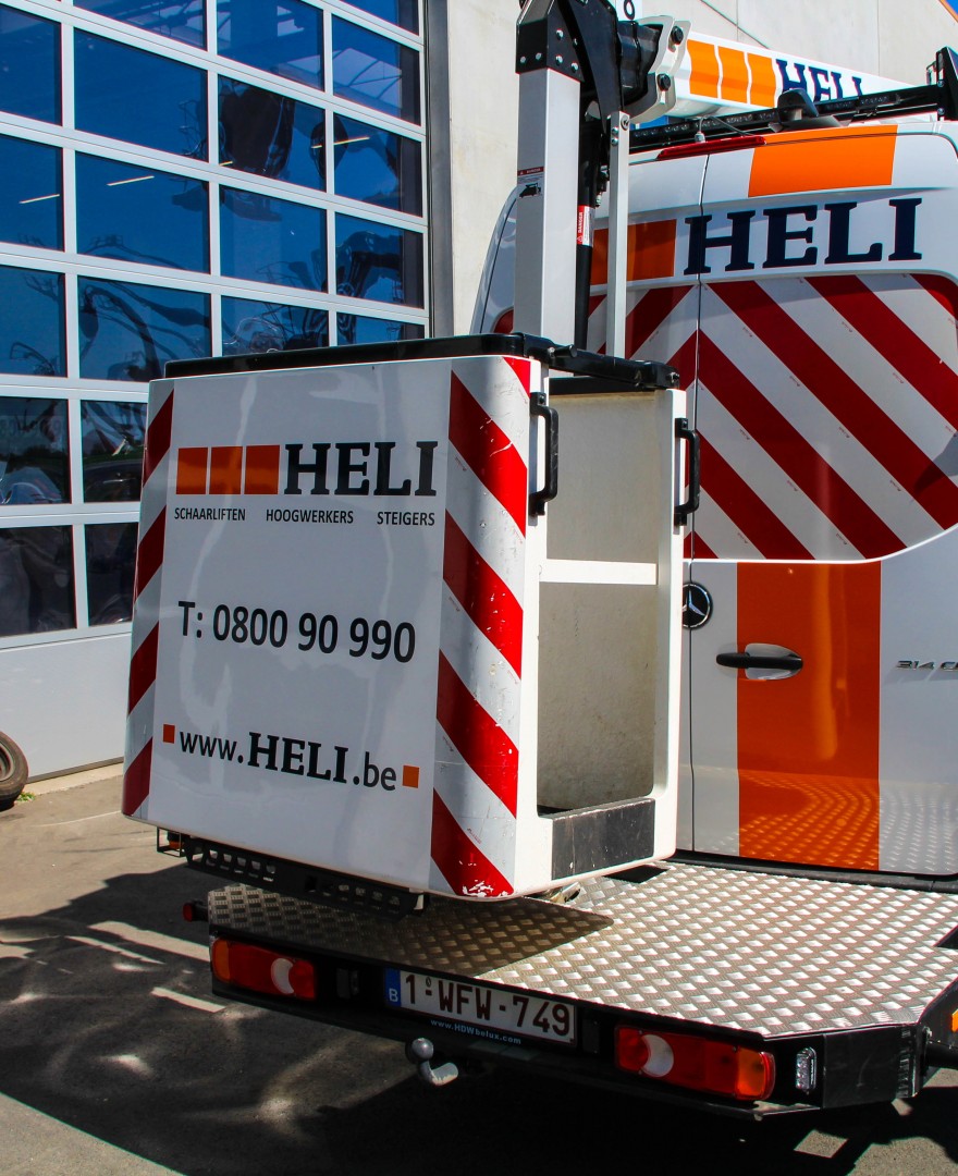 Versalift VTL-140-F