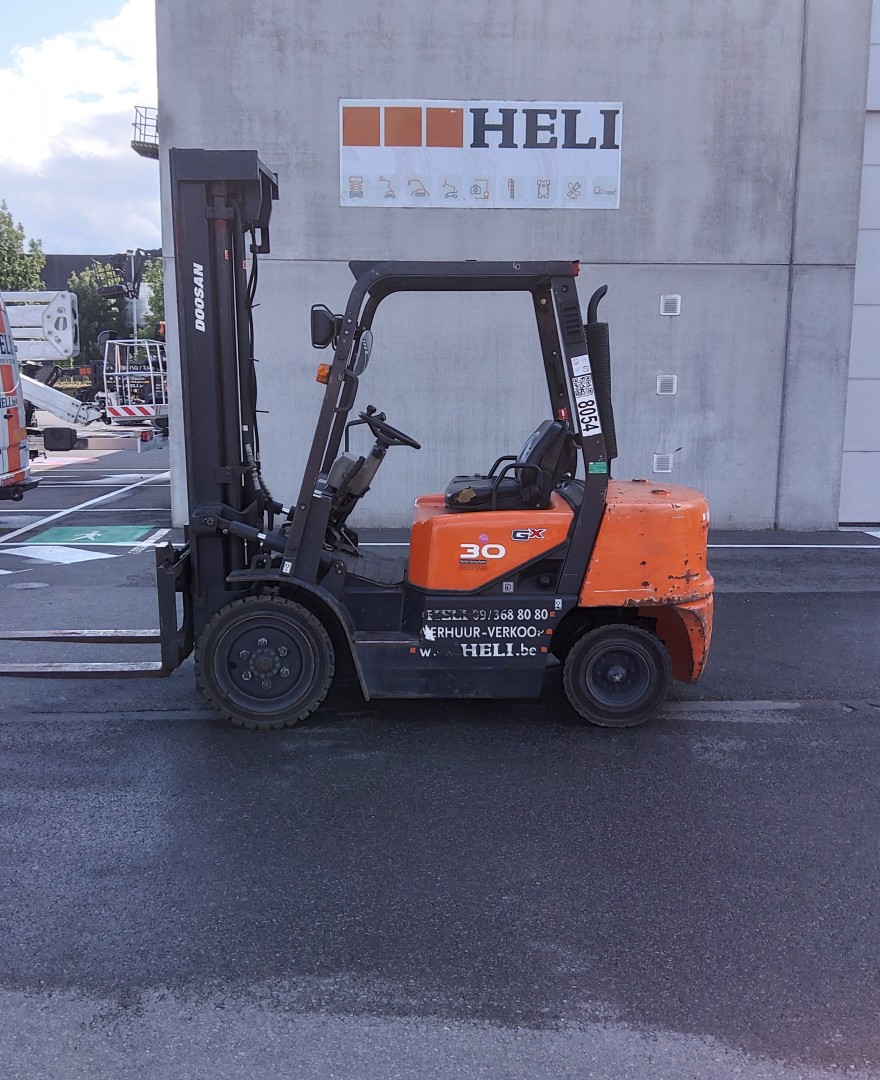 Doosan D30G-6