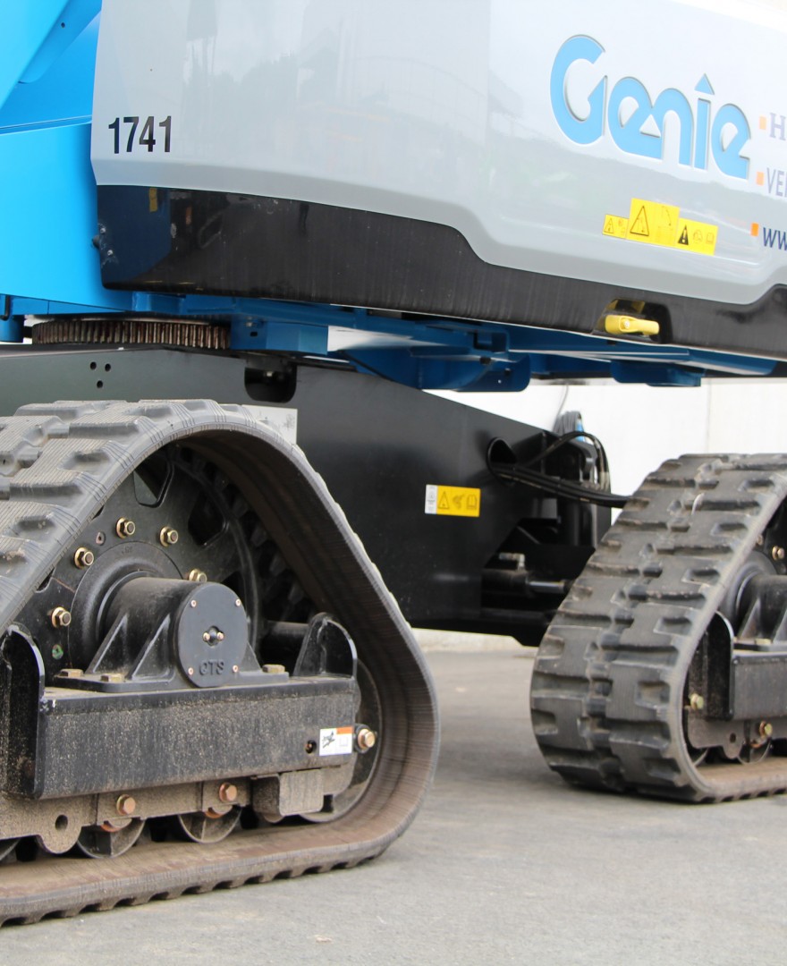 Genie S65 TraX